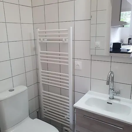 Modern Near The Sea Apartment *
